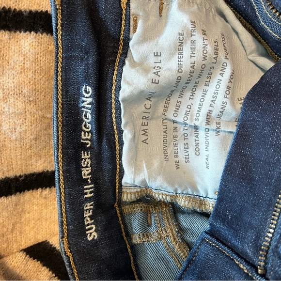 American Eagle Jeans - Picture 2 of 3